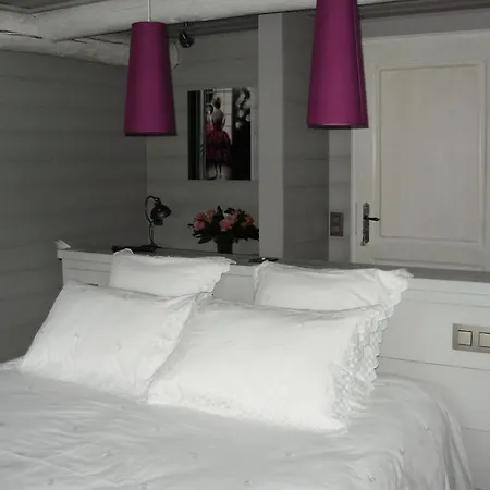 Le Vieux Moulin De Martue 4*